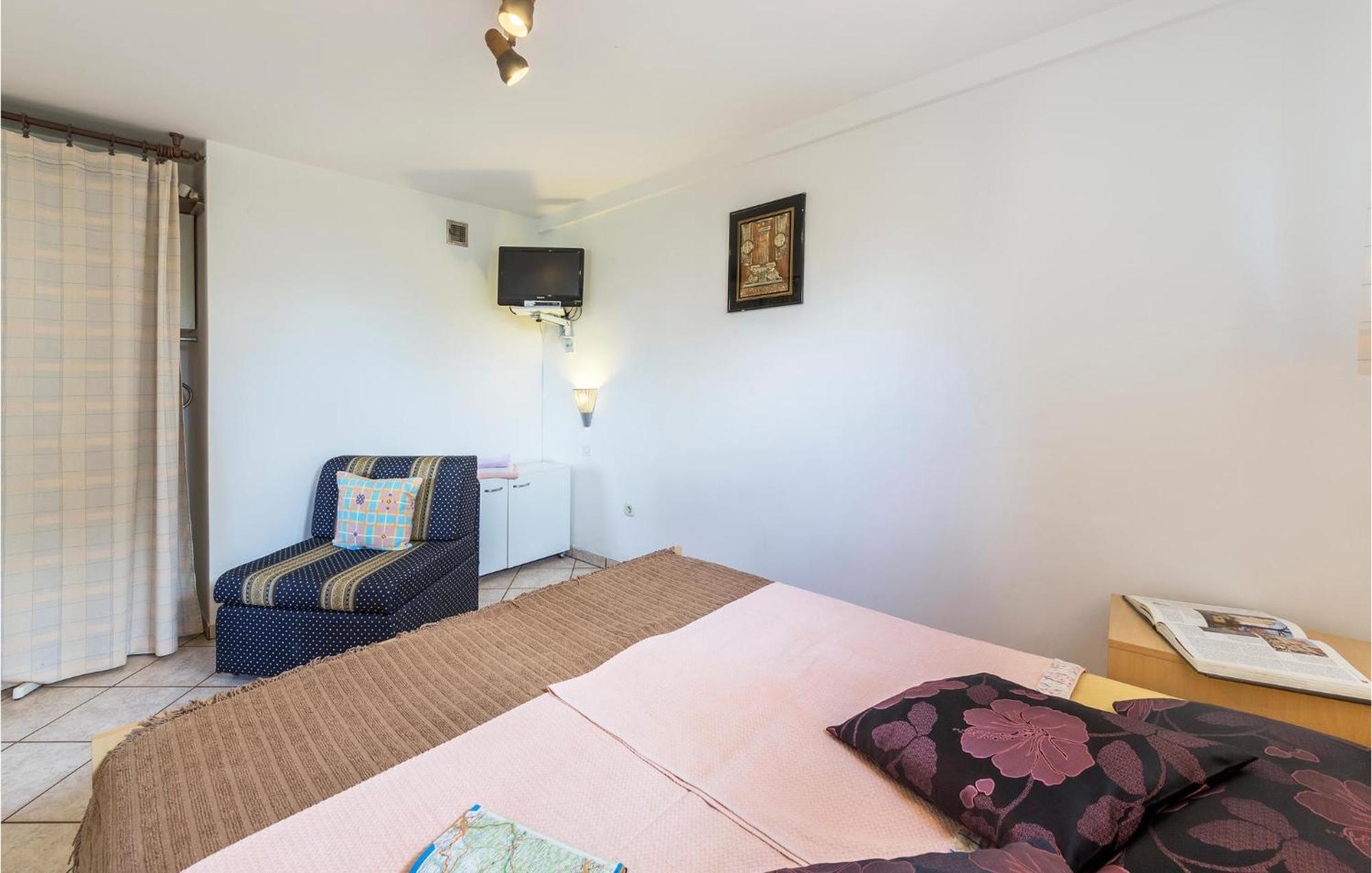 Gorgeous Apartment In Pula With Wifi Exterior photo