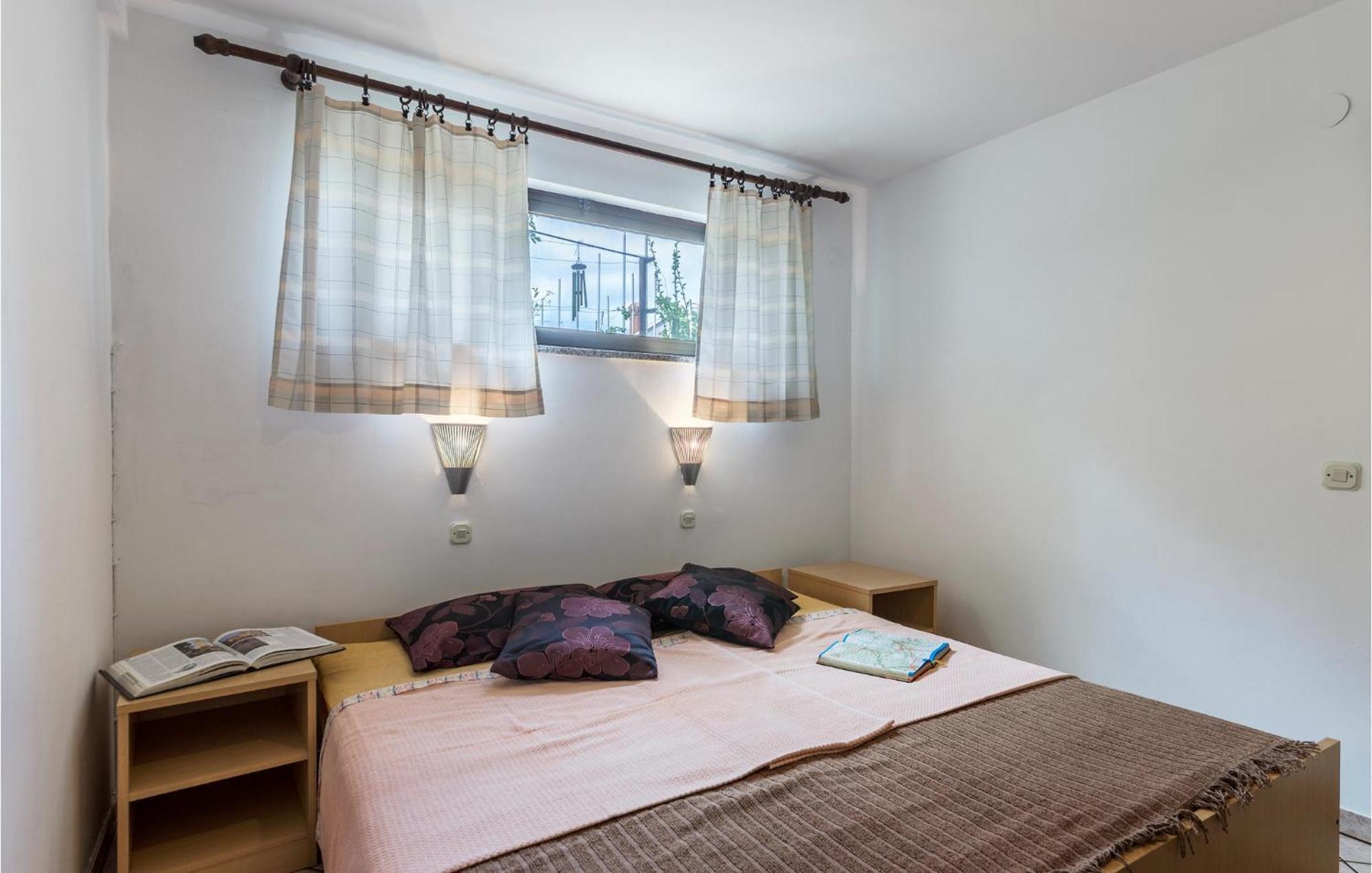 Gorgeous Apartment In Pula With Wifi Exterior photo